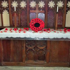 2015 21 11 Saint Peters Church Moulton. War memorial alter.